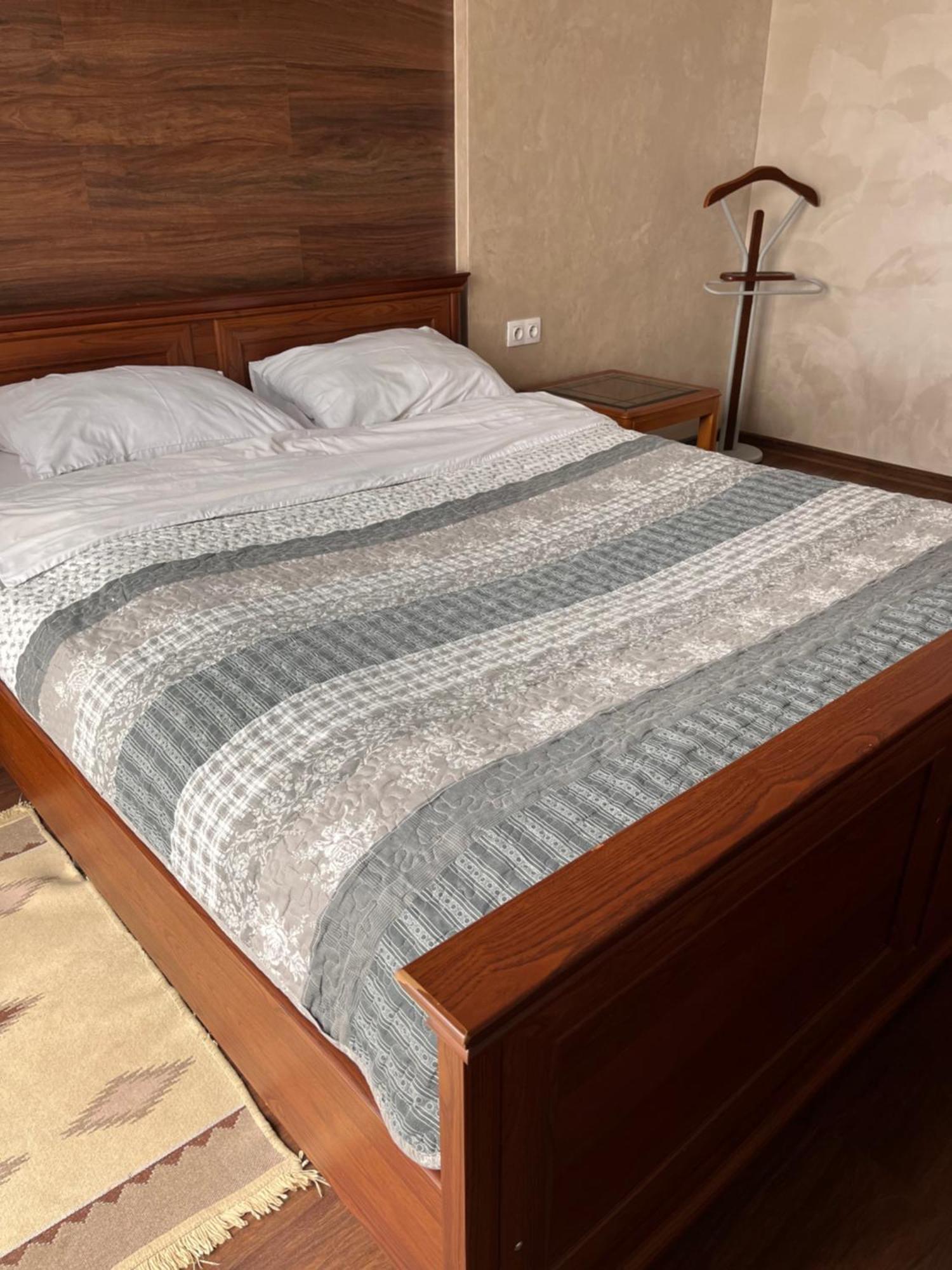 Lutsk, Double-Room Apartments エクステリア 写真